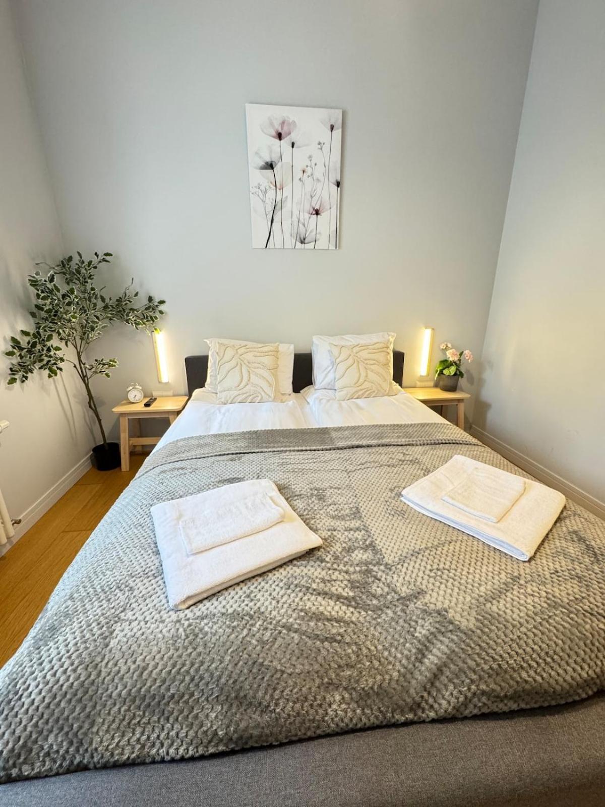 Courtyard Kalnina Apartment Riga Exterior photo